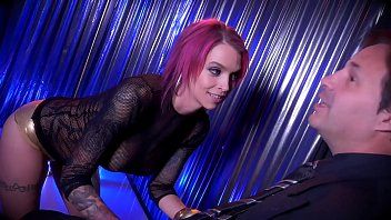 play Anna Bell jest osobistą striptizerką i robi xxx na stoisku z bogatym mężczyzną