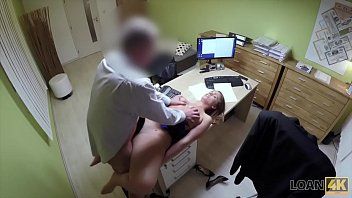 تشغيل يقول لها أن تضاجعه وتقبل أن يبقى كل شيء بينهما