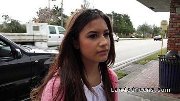 play XXX film met meisjes om xxx in de natuur te prikkelen met Latinas