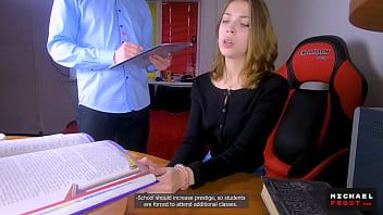 play Xxx anal au bureau avec le patron torse nu qui a le maximum de pénis