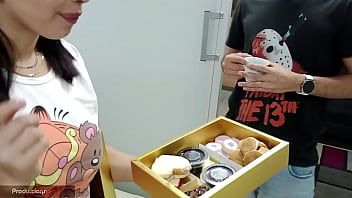 Redă Ea baga in gat un penisul mare si negru