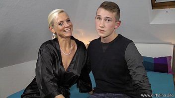 Play The mature woman excites her hardcore man too much