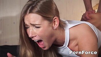 play Sex intens pe la spate cu femeie care geme de durere