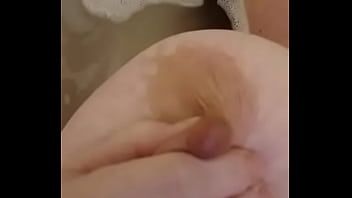 play Ragazza nera molto grassa con un seno enorme che fa sesso orale