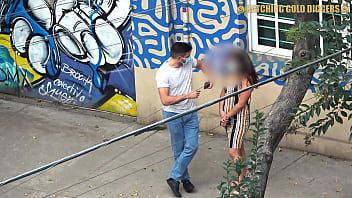 play إنها تدعوك لتذوق بوسها في منزلها