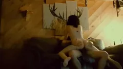 Redă MILF amatoare își umple păsărica strânsă cu spermă cremoasă în lenjerie