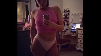 Neuk een sexy Latina die je belt om haar kont te neuken