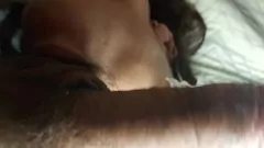 تشغيل اللسان الحسي وصنم لعق الكرة مع قضيب مشعر