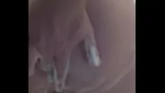 Reproducir Masturbación de ducha con exploración anal con aficionado afeitado