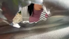 تشغيل مختلس النظر في غرفة خزانة الشاطئ - فاتنة لاتينا في الملابس الداخلية والسراويل الداخلية