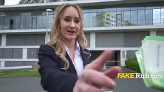 play Trabajar en el trabajador hotelero europeo atrapado en el escándalo sexual al aire libre