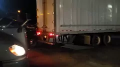 Redă Hot Ebony Milf Truck șoferul Nikki în ultima vreme devine obraznic pe drum