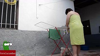 play Sexo duro con corrida interna frente a la casa con suegra madura
