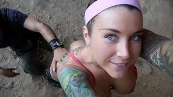 Abspielen Redtube geschlagen und gefickt ein sexy junges Mädchen aus sspanieloaica hat Sex im Urlaub