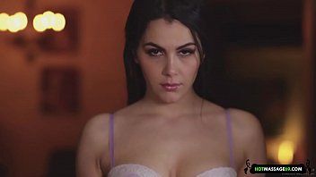 play Sex pasional cu o bruneta pornstar pe nume Vale Nappi care face masaj erotic si satisface barbatul complet