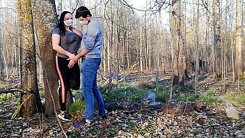 play Sex in the woods with a horny and perverted amateur brunette