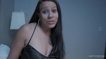 Abspielen Sex mit Stiefmutter, die mit Sperma in der Muschi bleibt