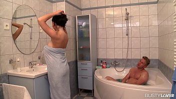 Play Bath and fuck with a woman with big tits nymphomaniac