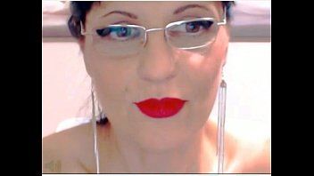 Reproducir Show de video chat en vivo con una milf caliente