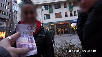 play Gagici platite cu multi bani sa faca muie xnxx